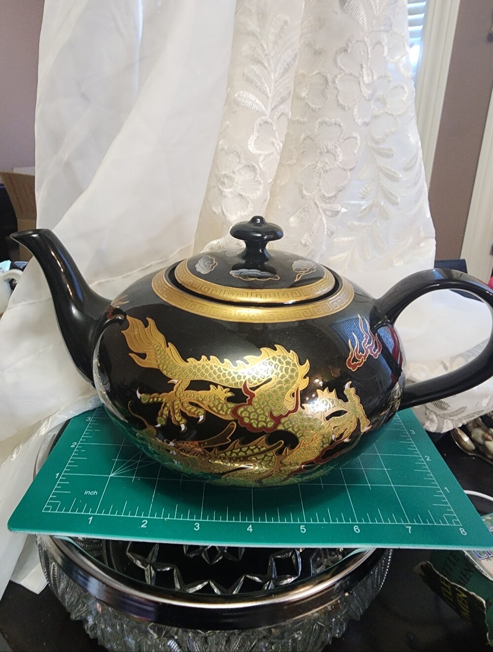 TEAOPIA Black & Gold Porcelain Dragon Motif Teapot, Large, Excellent Conditon.